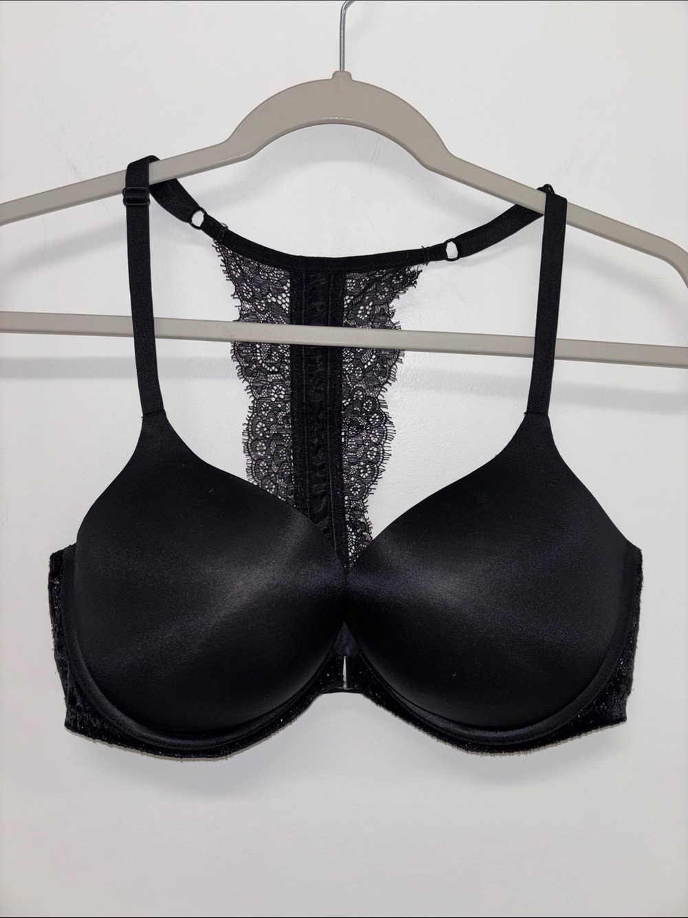 VS bombshell Black Lace Racerback bra push-up 38C 38 C
